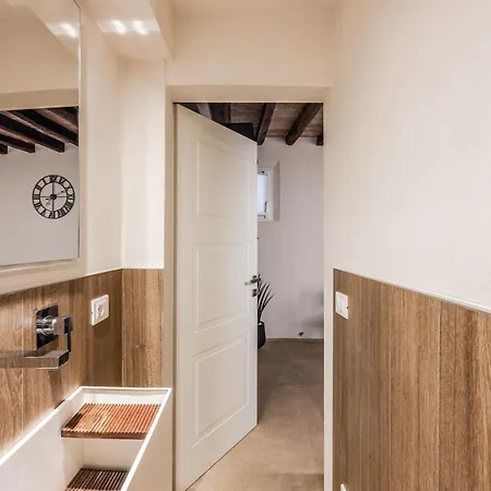 アパート Exclusive Academy House モデナ