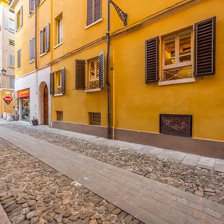 アパート Exclusive Academy House